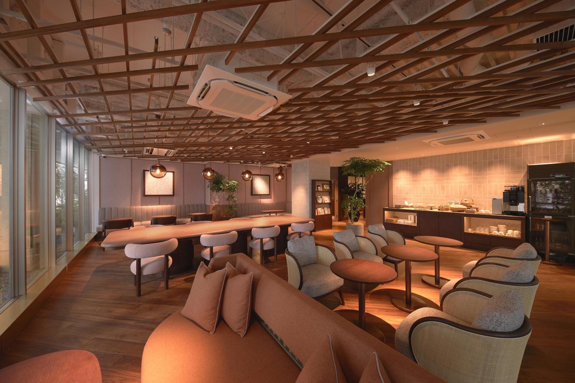 Good Nature Hotel Kyoto Buitenkant foto The lounge at Changi Airport